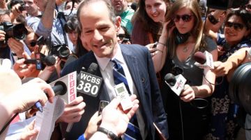 El ex Gobernador de Nueva York, Eliot Spitzer, confirmó ayer su candidatura para Contralor Municipal durante una aparición en Union Square Park de Manhattan.