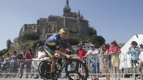 Contador perdió más de dos minutos en la contrarreloj.