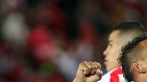 Medina jugará con Barcelona de Ecuador tres años