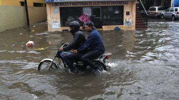 En Santo Domingo las calles están inundadas.