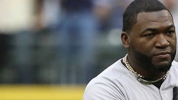 Ortiz agradece la ovación brindada por el público del Safeco Field de Seattle.