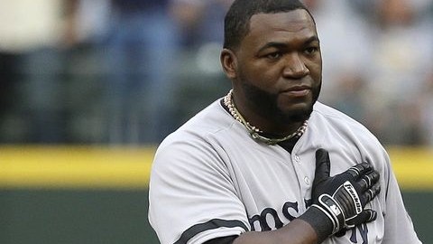 Ortiz agradece la ovación brindada por el público del Safeco Field de Seattle.