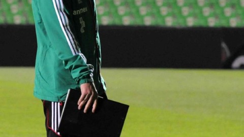 Sin duda que José Manuel de la Torre se juega hoy, ante Canadá, su permanencia con el Tricolor.