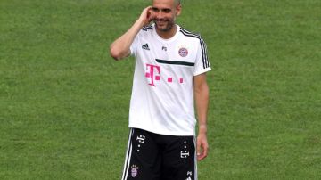 Pep Guardiola dirige una práctica del Bayern Munich en Arco, Italia, con miras a la próxima temporada en el futbol alemán.
