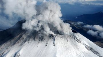 En las primeras horas de hoy el volcán Popocatépetl registró una exhalación con emisión de vapor de agua y gas con pocas cantidades de ceniza.