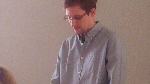 Snowden se reunió con activistas de Derechos Humanos y abogados en Moscú.