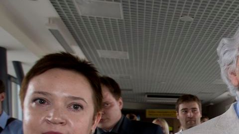 El prominente abogado ruso Genri Reznik es uno de los asistentes al aeropuerto de Sheremétievo para reunirse con Snowden.