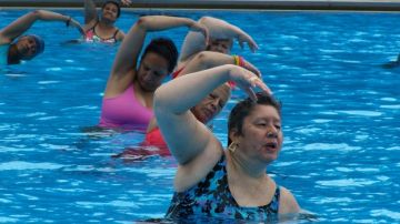 El 60% de los participantes del programa en la piscina Thomas Jefferson Park son latinos.