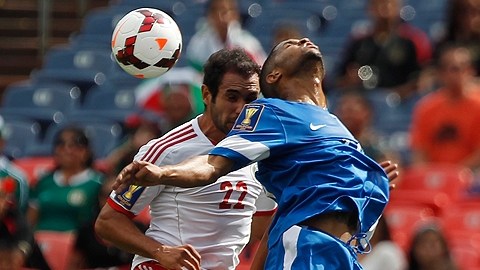México pasa segundo de su grupo a cuartos de final de la Copa Oro.