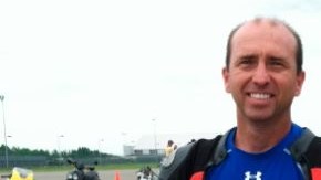 En 2011, el motociclista alcanzó los 500 kph (311 mph) en la misma pista.