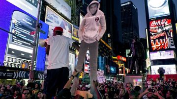 Este domingo, miles de personas se congregaron en la Ciudad de Nueva York para exigir justicia por la muerte de Trayvon Martin.