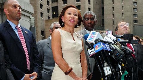 La congresista Nydia Velázquez se manifestó por un nuevo juicio federal.