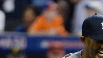 'Espero ser algún día como tú', dijo Pérez (d) a Rivera tras recibir sus lanzamientos en el Juego de Estrellas.