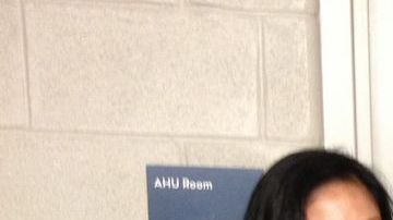 Estela Milanés (centro) junto a un grupo de familiares y amigos de su hijo.