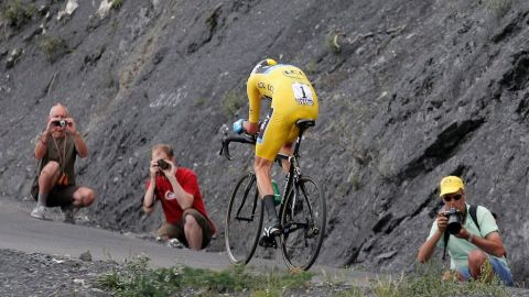 El paso de los ciclistas es seguido siempre de cerca, pero la montaña será especial.