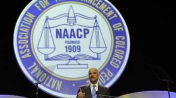 El secretario de Justicia, Eric Holder, en la Convención de la Asociación Nacional para el Avance de las Personas de Color (NAACP).