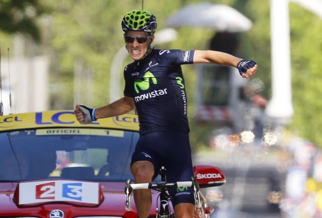 El   ciclista portugués Rui Alberto Costa celebra alborozado su victoria ayer en la décimo sexta etapa del Tour de Francia.