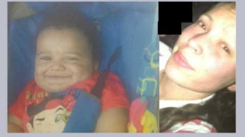 Marina López junto a su hijo Mario, del cual no tiene la custodia.