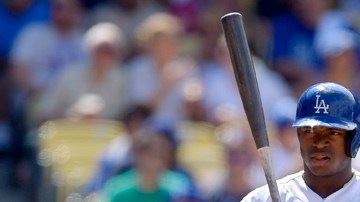 En problemas legales.