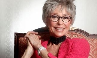 Moreno, quien emigró con su madre de Puerto Rico a Nueva York a los cinco años de edad, es la única artista latina que ha conseguido un Emmy, Tony, Grammy y Oscar.