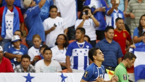 Rodolfo Zelaya  encabezará el ataque salvadoreño contra el cuadro de las barras y las estrellas en la cancha del  M&T Bank.