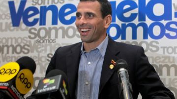 Henrique Capriles durante la conferencia de prensa ofrecida ayer en Lima, Perú, en una visita de dos días, luego de permanecer en Santiago de Chile.