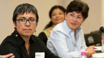 Durante el Seminario Nacional Política Feminista realizado en México,   Dolores Rojas, Martha Heredia y Clara Brugada, entre otras participantes.