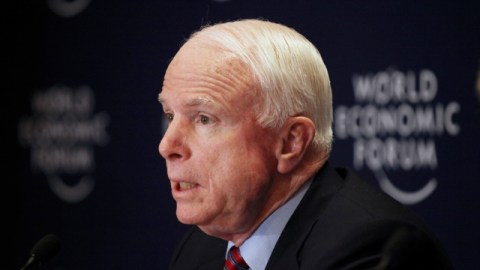 John McCain se sumó así a Barack Obama y otros líderes que hicieron la petición tras la absolución de George Zimmerman.