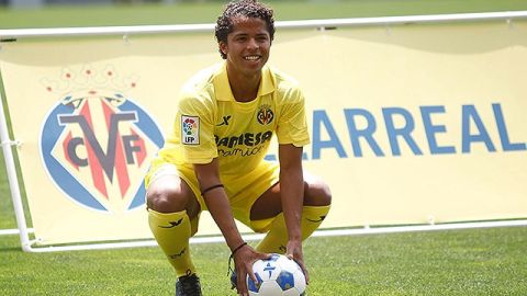 Jugará en la posición de centro delantero.