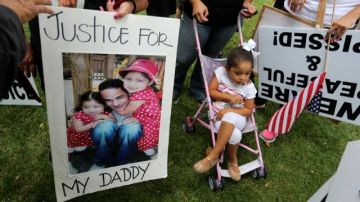 La familia de  José  Trinidad, quien murió a tiros por  agentes del Sheriff en Compton, se unió ayer a una marcha en Anaheim para pedir  justicia.