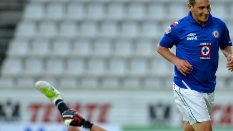 Christian Giménez, adelantero del Cruz Azul