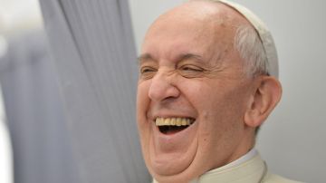 El Papa, que lucía muy sonriente en su primer día en Brasil, se tomó el martes un día de descanso para seguir con la jornada el miércoles.
