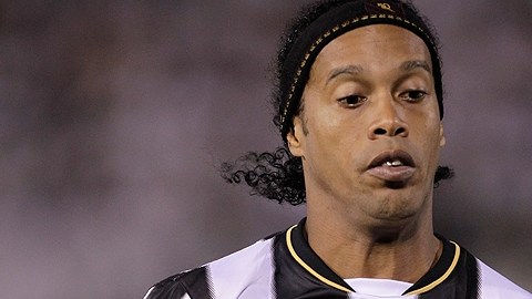 Ronaldinho metió el primer tanto del partido.