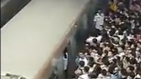 El terminal sirve de conexión entre la Línea 13  y la de Changping.