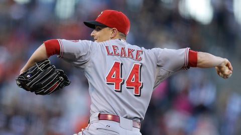 Leake lució desde el montículo y también en el plato.