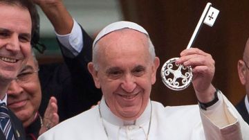 El Papa Francisco recibió este jueves las llaves de la ciudad de Río de Janeiro, de manos del alcalde Eduardo Paes.