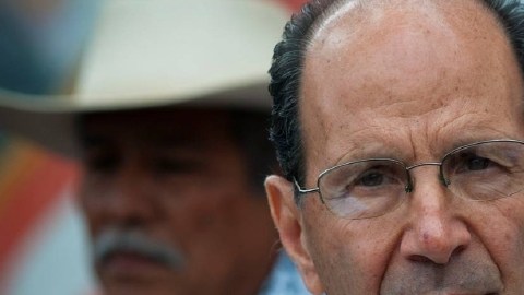 El Sacerdote Alejandro Solalinde en la conferencia de prensa al inicio de la Caravana de la Esperanza en la iglesia de la Placita Olvera.