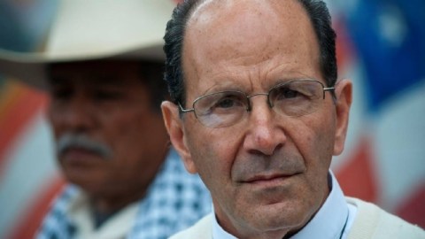 El Sacerdote Alejandro Solalinde en la conferencia de prensa al inicio de la Caravana de la Esperanza en la iglesia de la Placita Olvera.