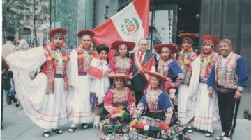 La agrupación de danzantes Perú Andino lleva 20 años transmitiendo la magia de la música andina entre propios y extraños.