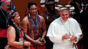 El Papa Francisco señalo que aquellos (líderes políticos) son "responsables de la formación de las nuevas generaciones".