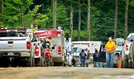 El forense y la policía dijeron que el mal tiempo dificultó las labores de rescate.