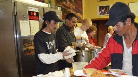 Según una encuesta 4 de cada 5 adultos en Estados Unidos han estado cerca de la pobreza.