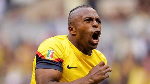 Benítez será homenajeado en su país.