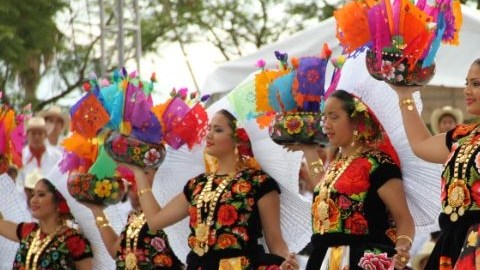 120,000 turistas visitaron La Guelaguetza en 2013.