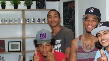 Chicos que abandonaron las actividades criminales en la cafetería de Re-Connect.