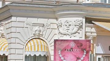 La Policía de Cannes asegura que una sola personas logró robar las 72 prendas valoradas en $136 millones.