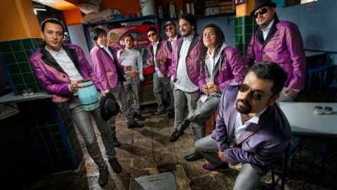 Panteón Rococó regresa a Chicago con álbum nuevo y documental sobre su trayectoria musical.
