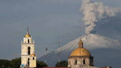 San Damián Texoloc,está situada en la falda del volcán Popocatépetl.