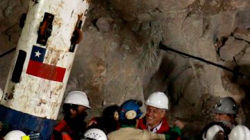 Los mineros fueron rescatados uno a uno en octubre del 2010 gracias a una cápsula especial traída desde Estados Unidos.