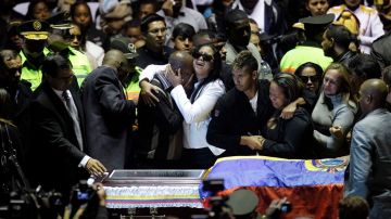 El dolor por la muerte de Christian "Chucho" Benítez parece desgarrar los corazones de los ecuatorianos que este viernes acuden a su funeral.